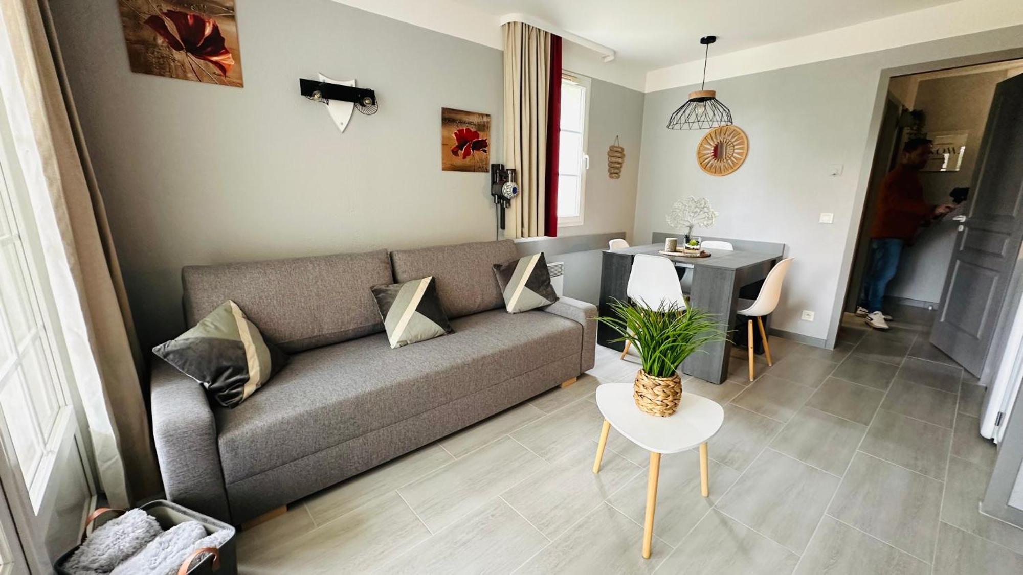 Appartement En Residence Pierre Et Vacance Au Golf Biscarrosse Exterior foto